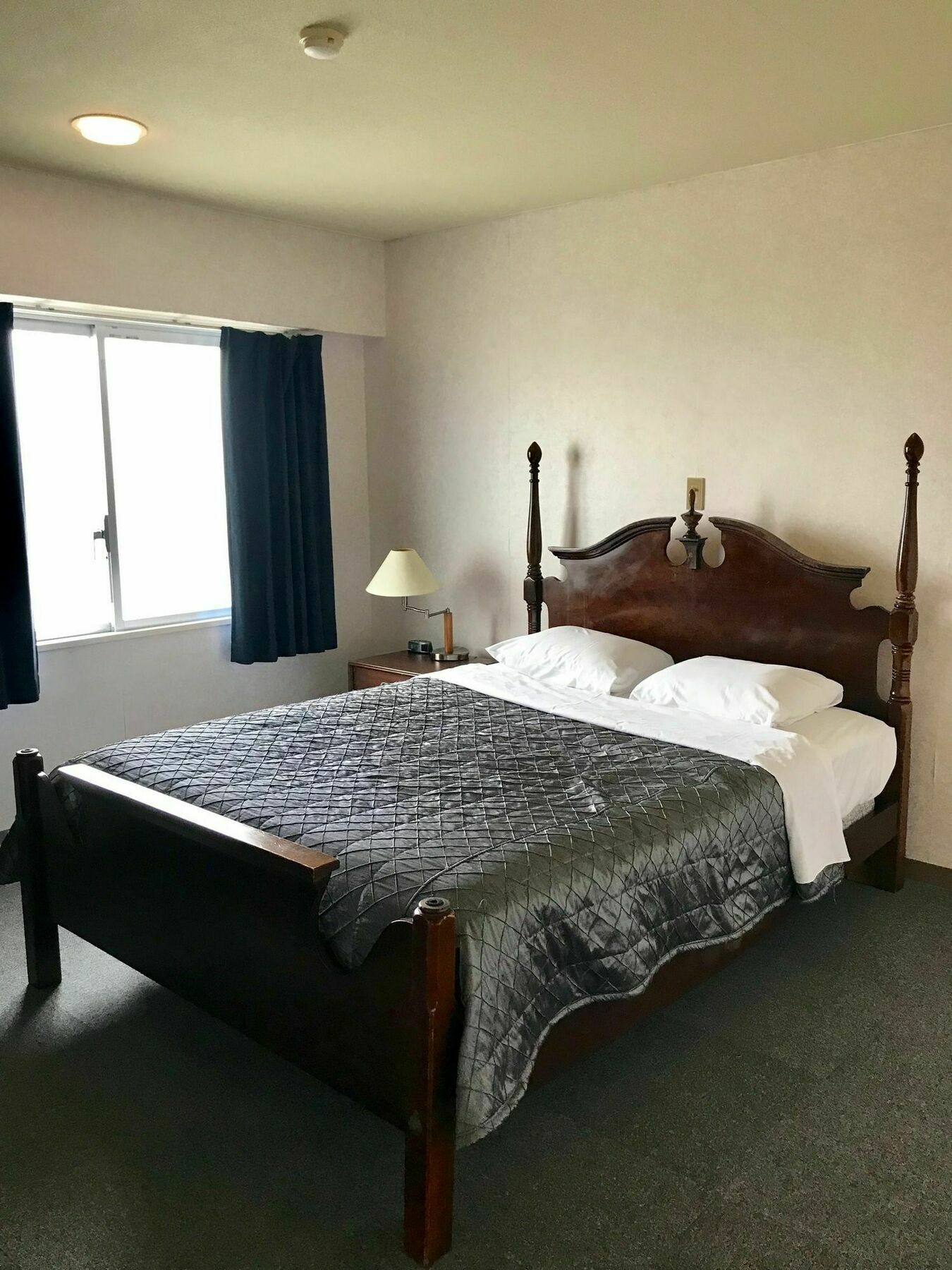 Eagle Lodge Чатан Екстериор снимка